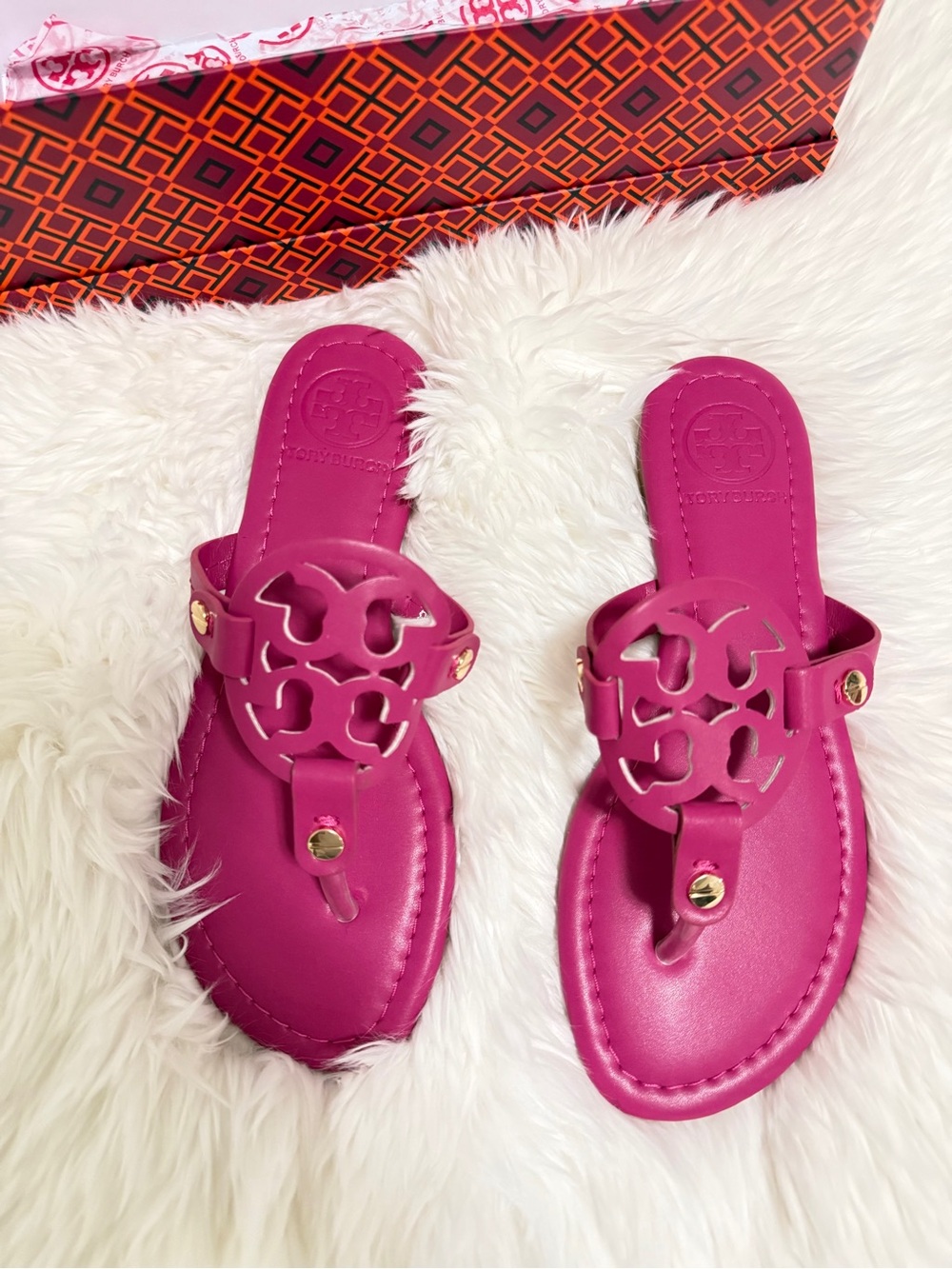 Tory Burch Fuchsia Miller Cutout Leather Thong Sandals